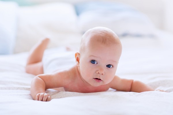 Моторное развитие ребенка первые три месяца