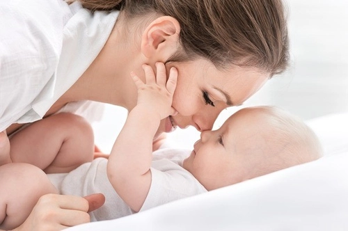 Ручной ребенок. Контакт мамы и малыша в первые месяцы жизни Image #1