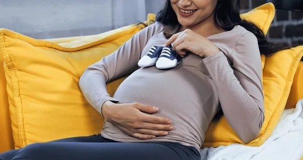 Отхождение вод при беременности